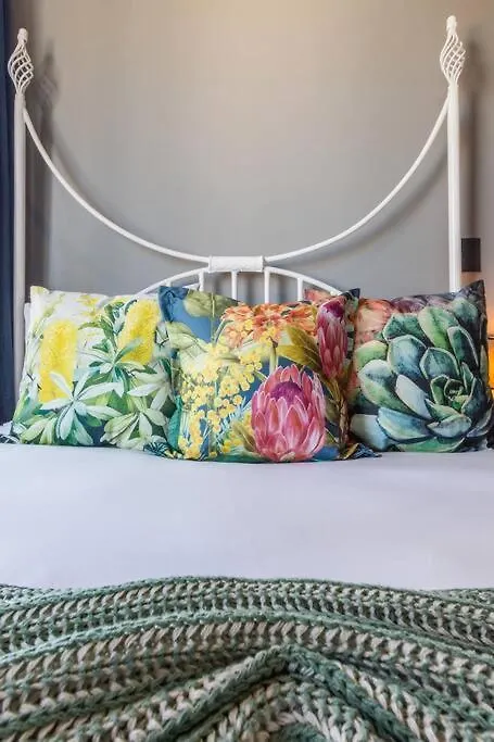 Colourful Studio Apartment Cape Town